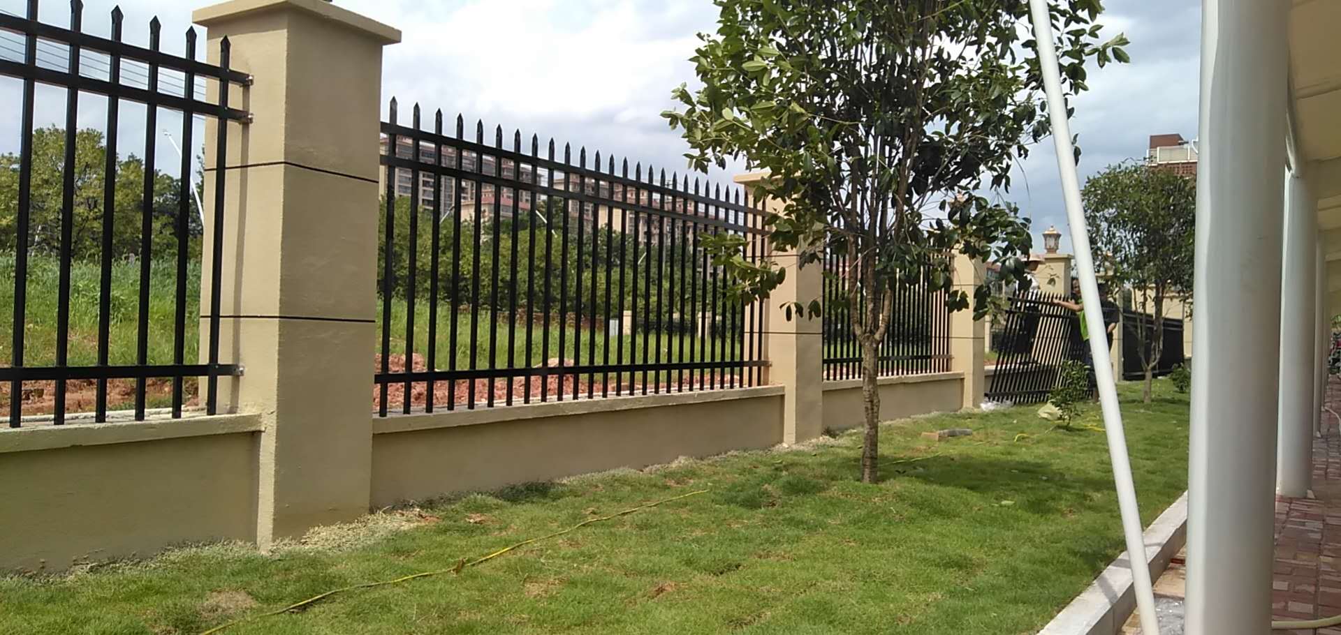 п�ֻ���С������ѧУΧǽ������Χ��ͥԺդ���������ջ���