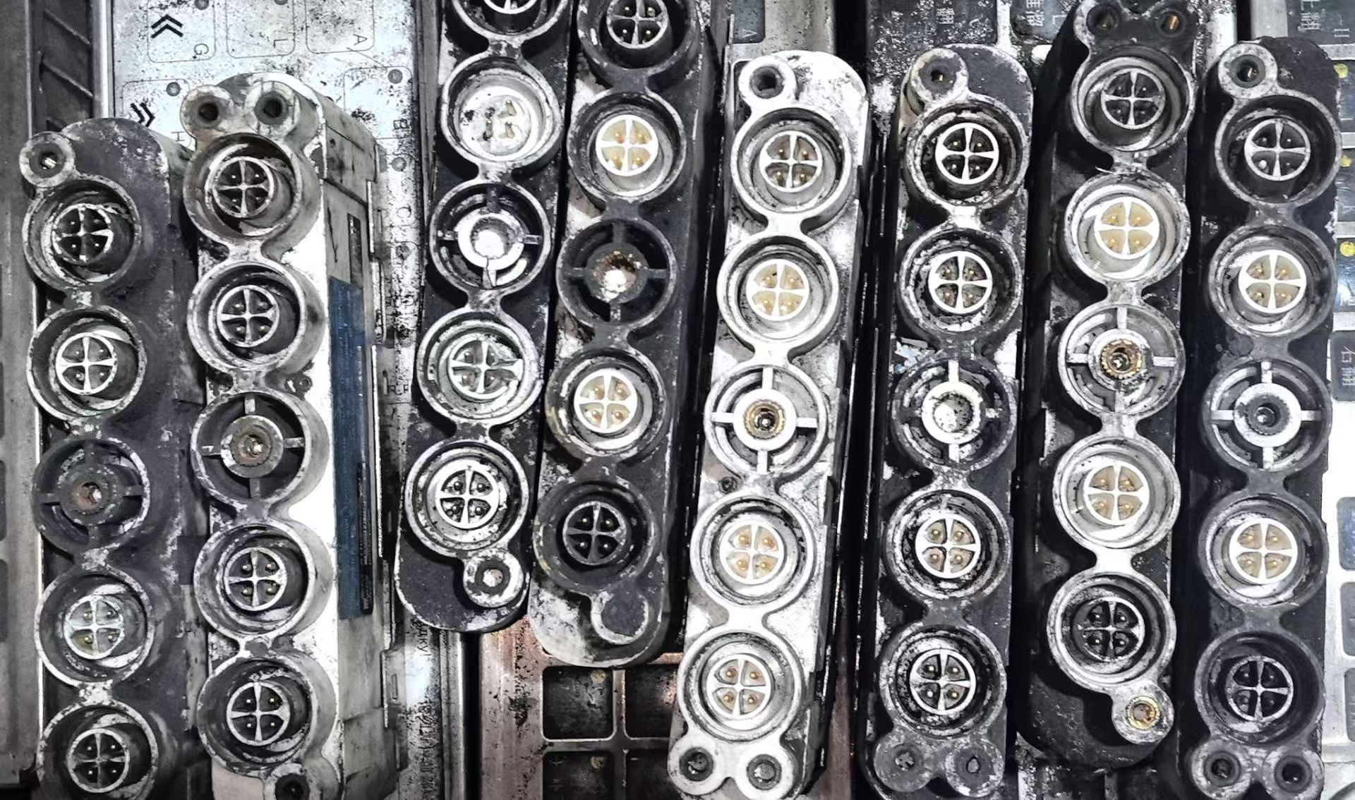 ���ñ����͸��������ά��