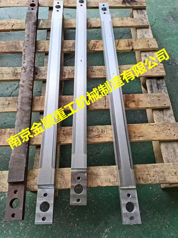 Լ���϶�John Deere�����ո���Ͻ𶨵�