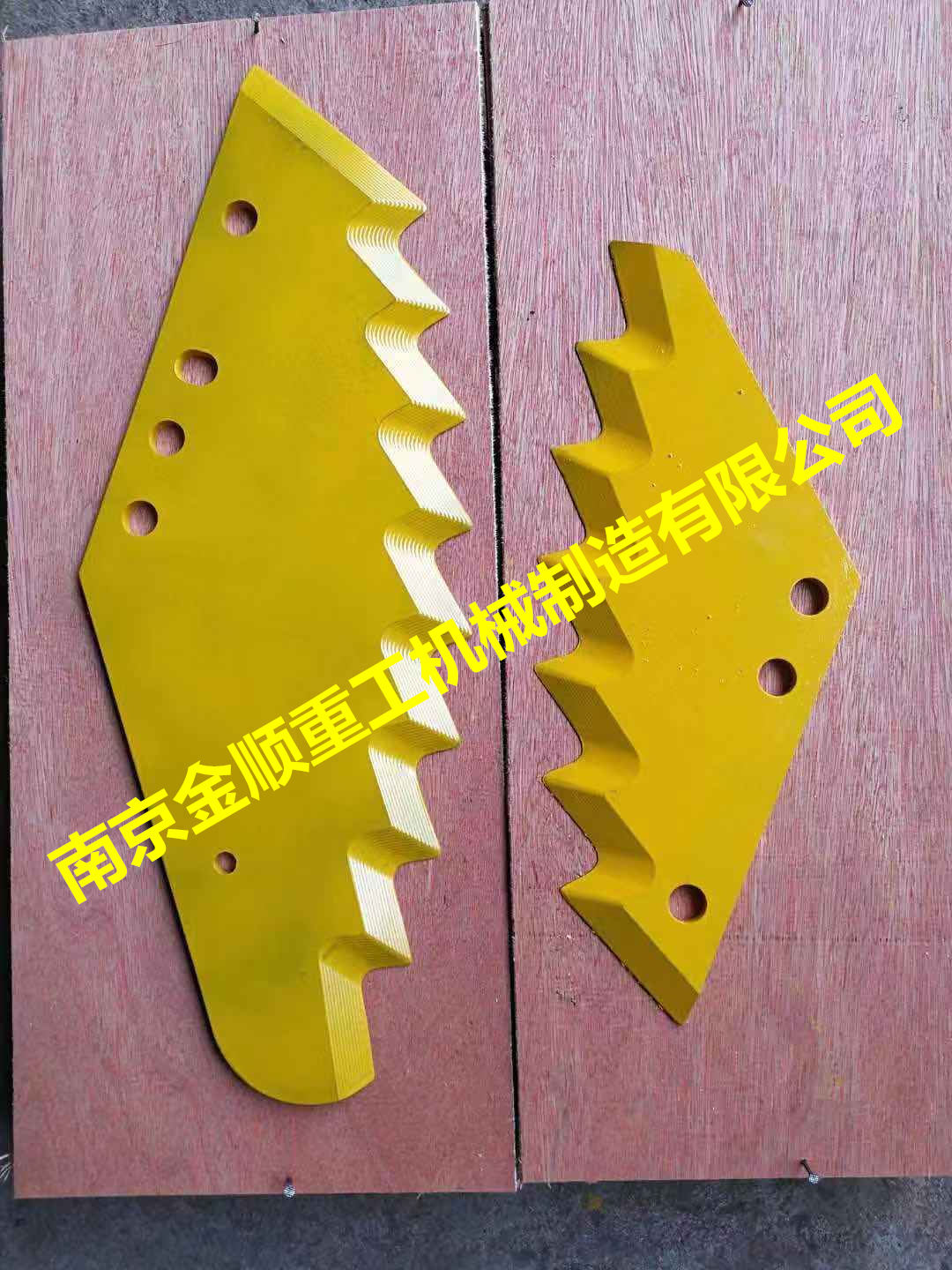 �������KUHN���Ͻ�����ݵ�Ƭ